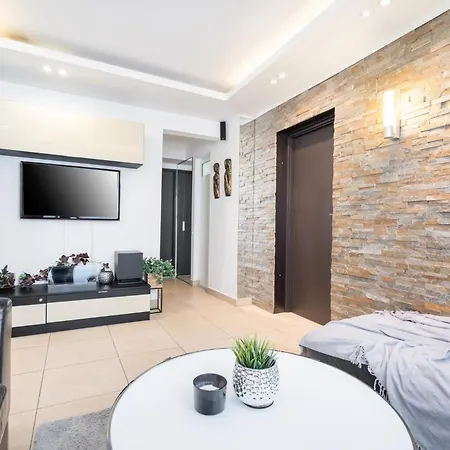 Shangri La Apartment